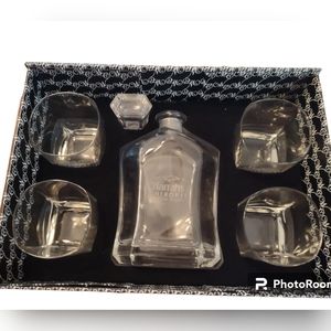 Whiskey Decanter With 4 Square Glasses